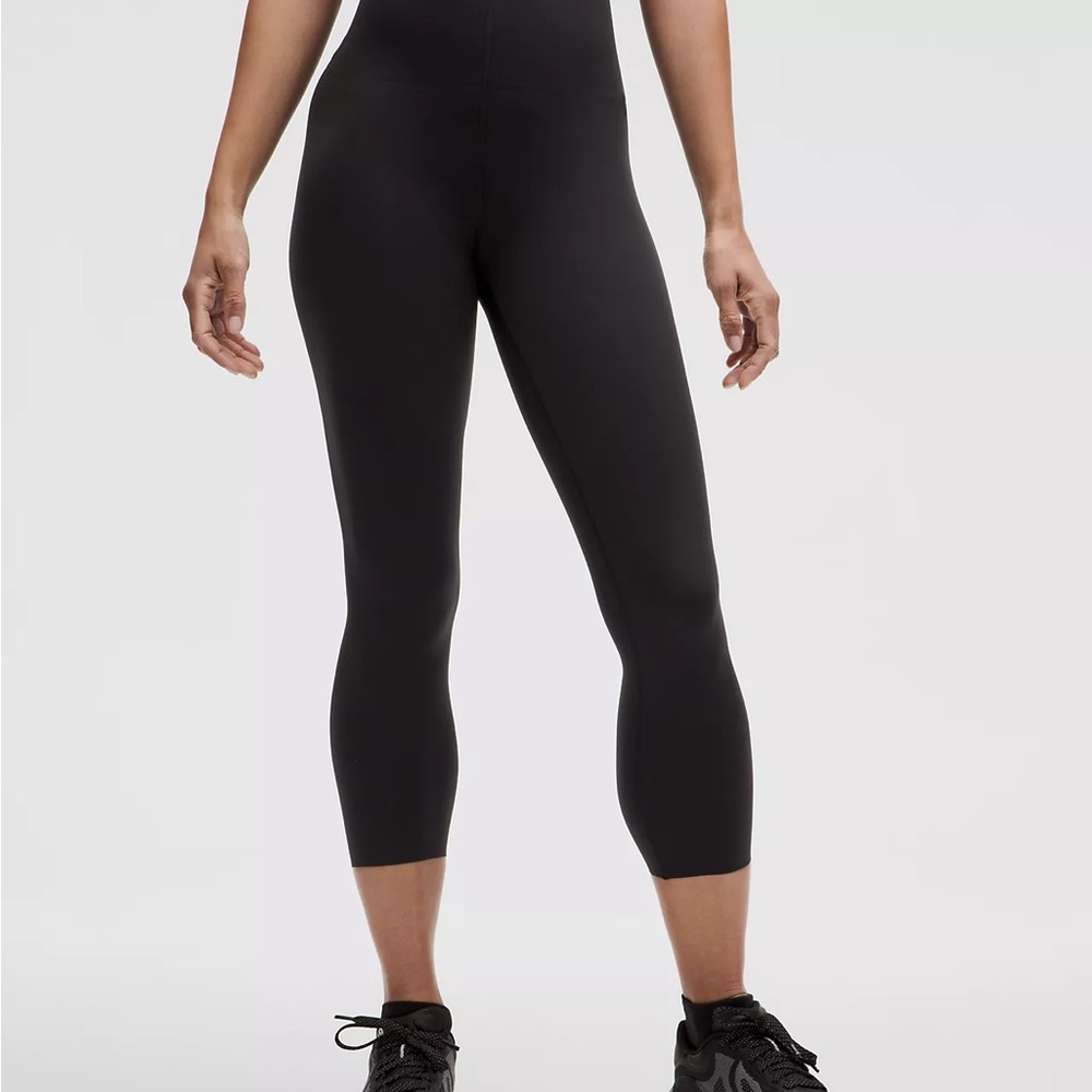 lululemon Glow Up™ Super-High-Rise Crop 23"  size 6 black
